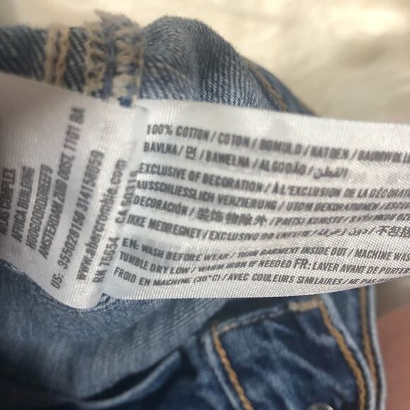 Hollister Distressed Skinny Jeans Destroyed Light Wash Junior's Size 3 W 26 - Picture 6 of 6